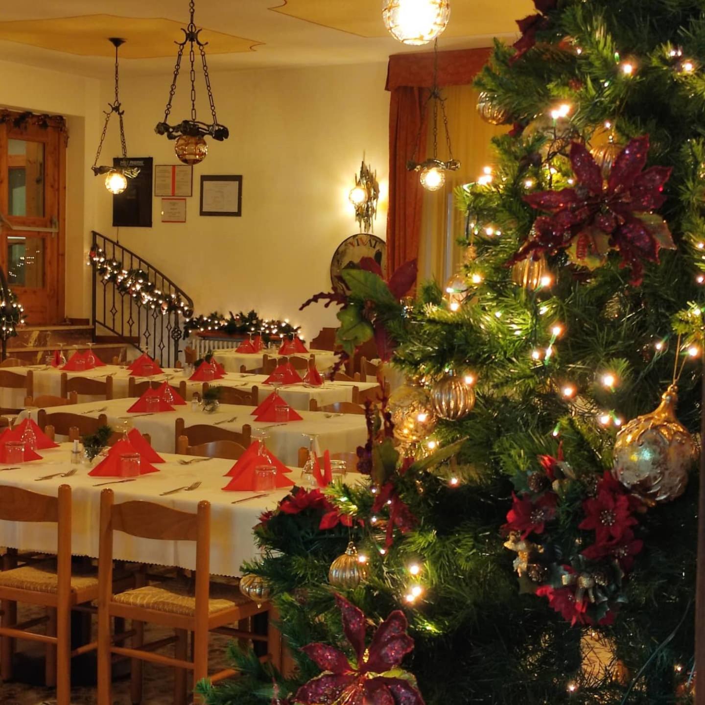 Hotel Milano Piazzatorre Bagian luar foto